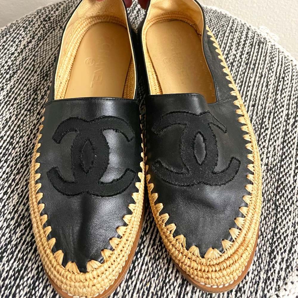 CHANEL Lambskin Black Leather & Woven Raffia Espadrilles